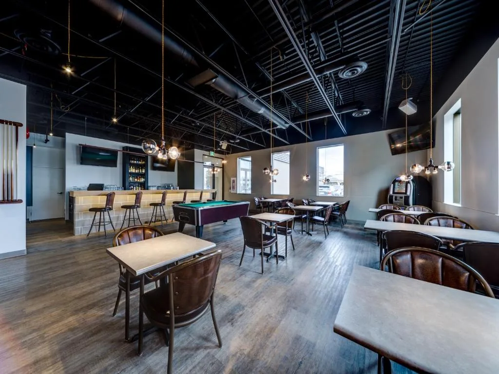 Heritage Inn Hotel & Convention Centre - Saskatoon — 4