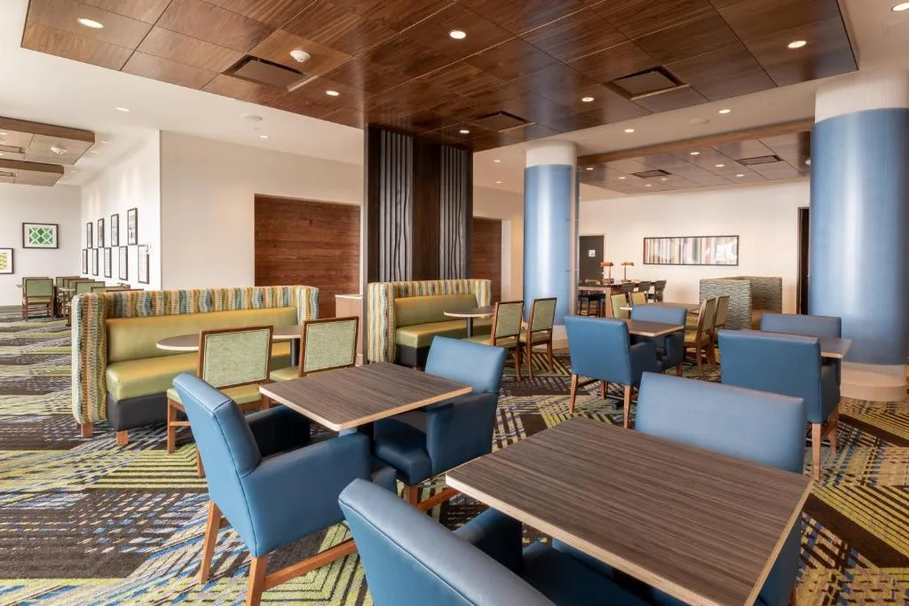 Holiday Inn Express & Suites - Saskatoon East - University by IHG — 4
