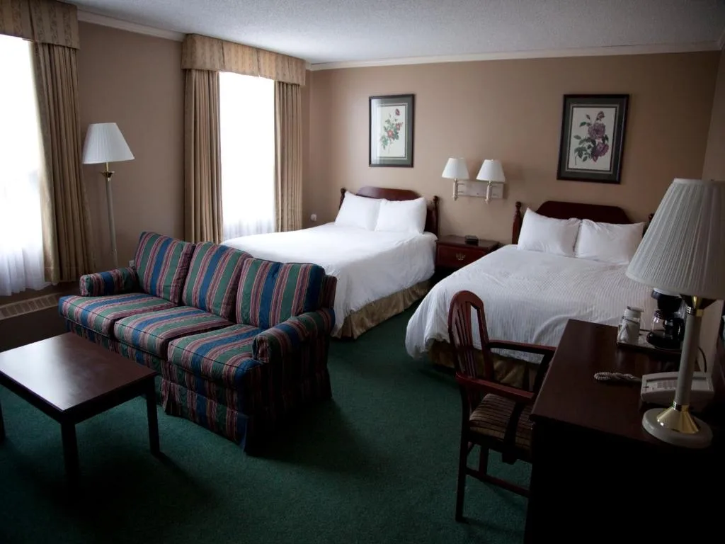 Hotel Senator — 2