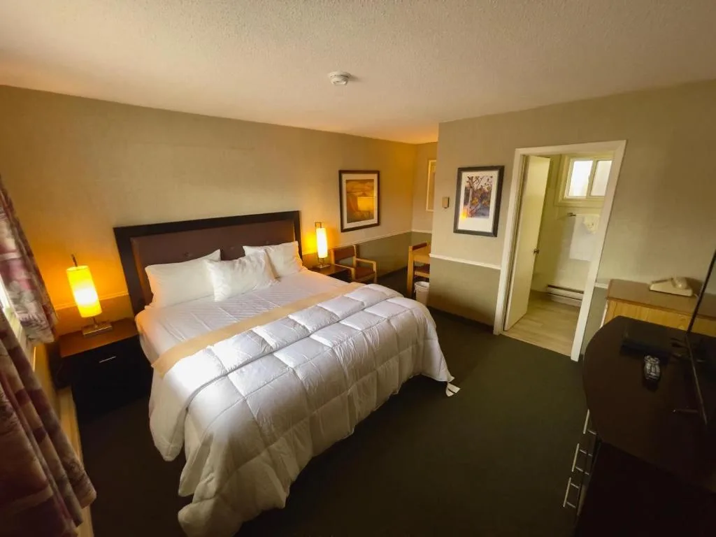 Adams Motel — 2
