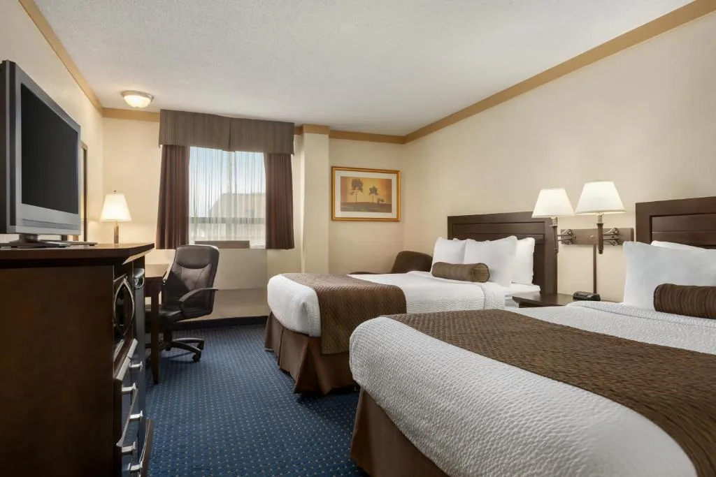 Days Inn & Suites by Wyndham Sault Ste. Marie ON — 2