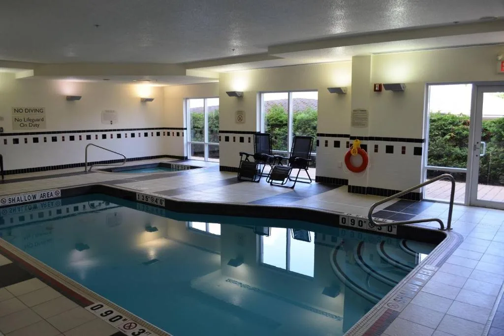 Fairfield Inn & Suites by Marriott Sault Ste. Marie — 4