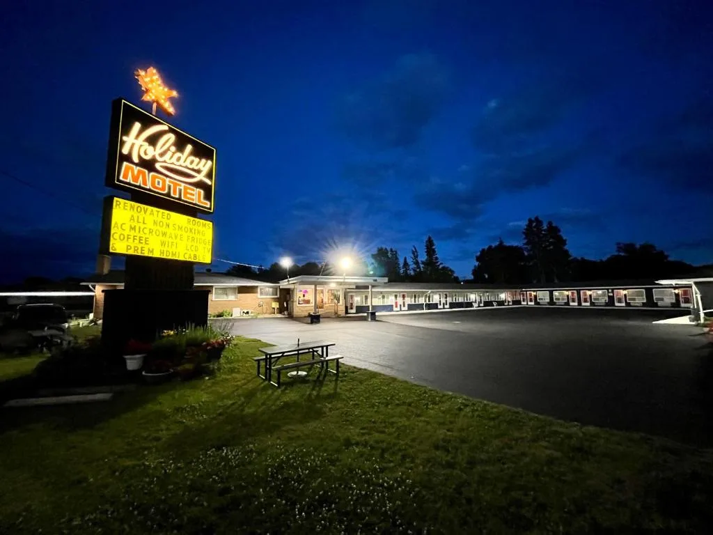 Holiday Motel — 3