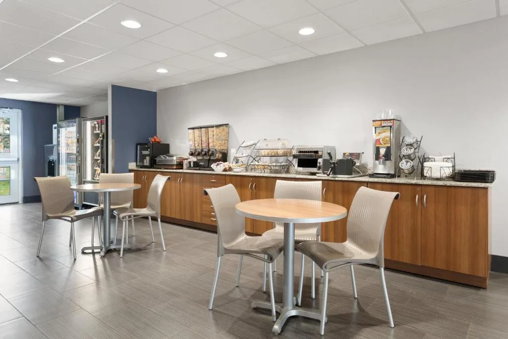 Microtel Inn & Suites Sault Ste. Marie — 5