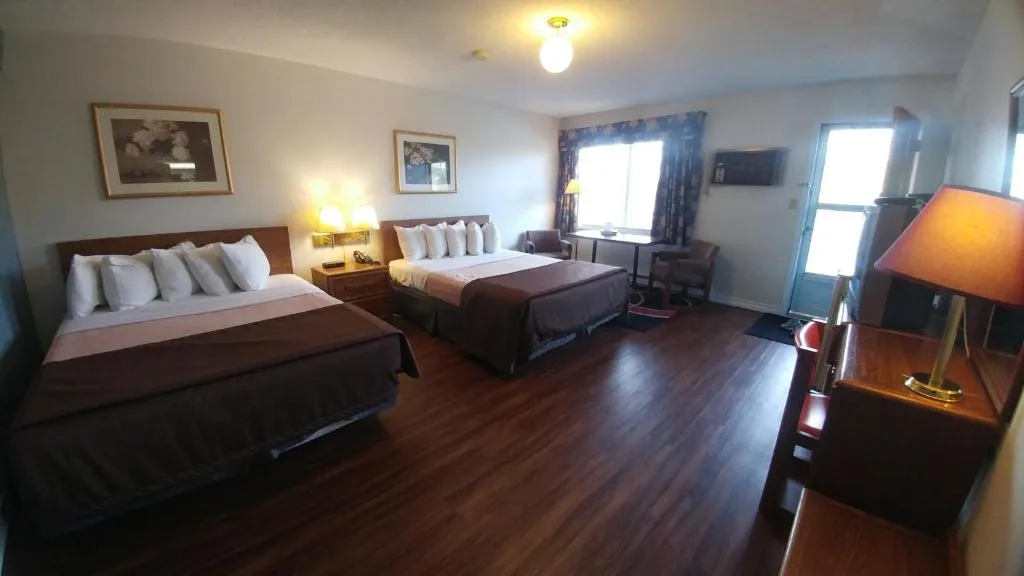 Northlander Motel — 5