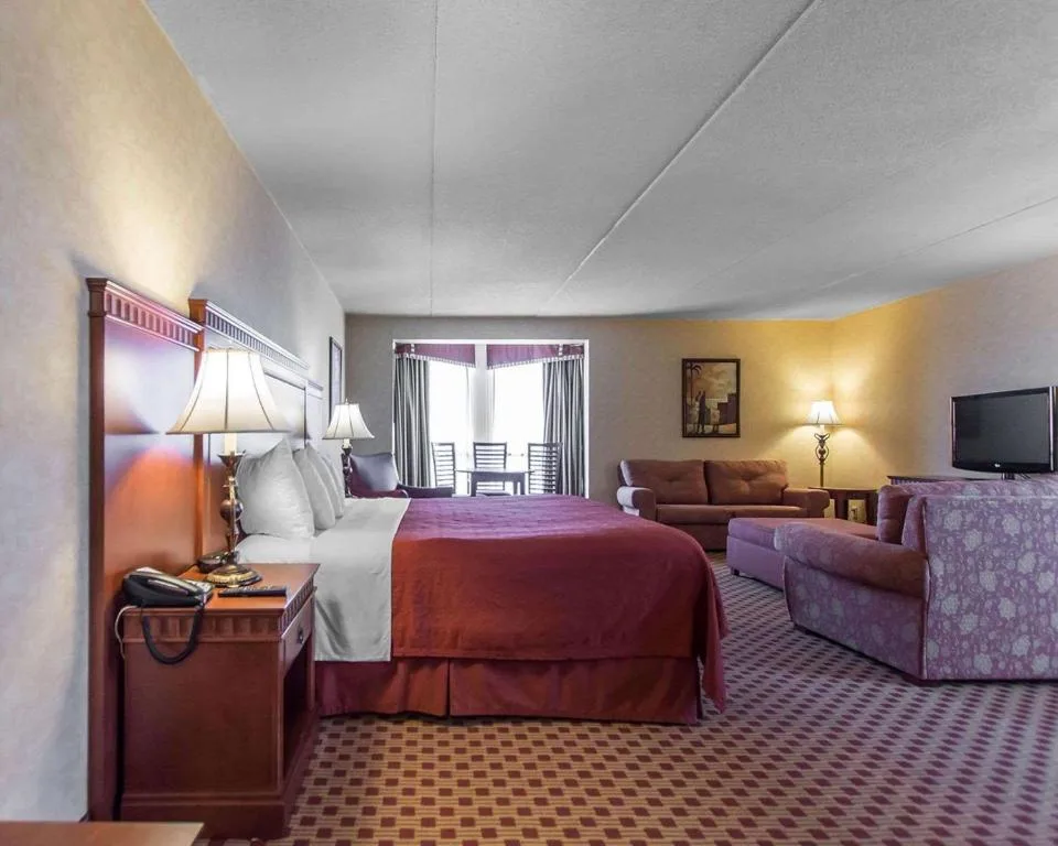Quality Inn & Suites Bay Front — 5