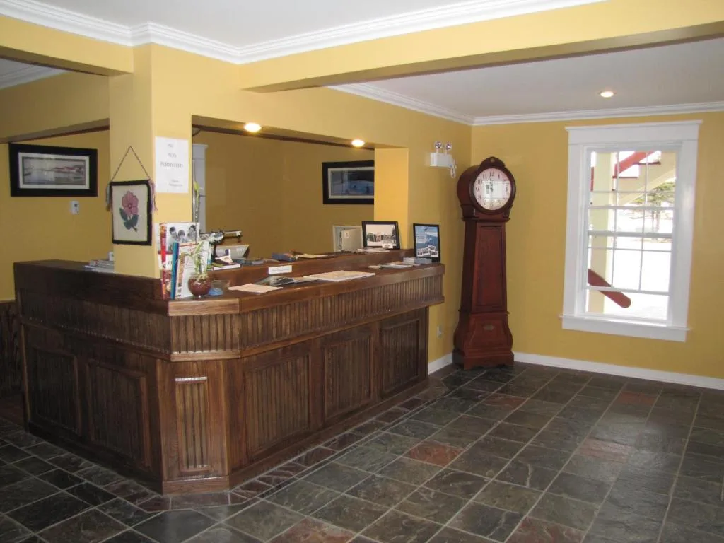 Grenfell Heritage Hotel & Suites — 4