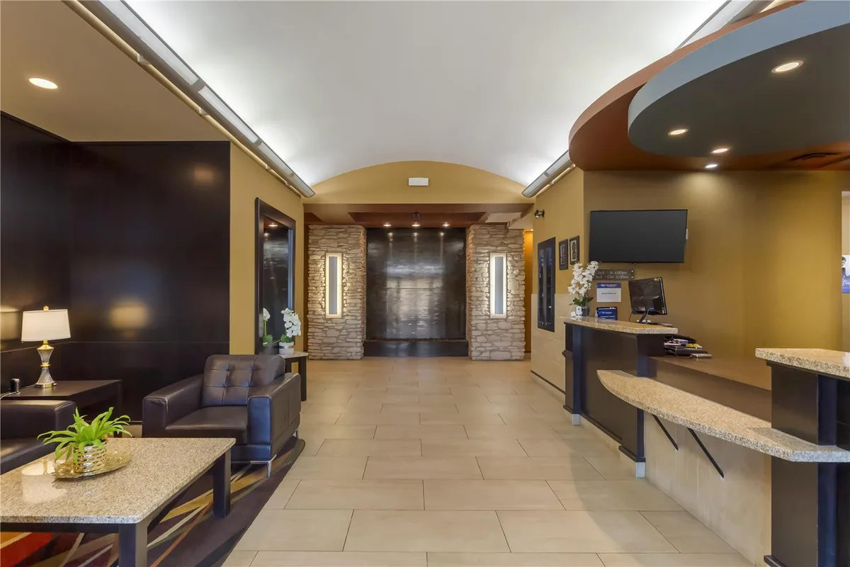 Best Western Plus Sherwood Park — 2
