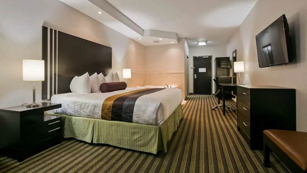Best Western Plus Sherwood Park — 4