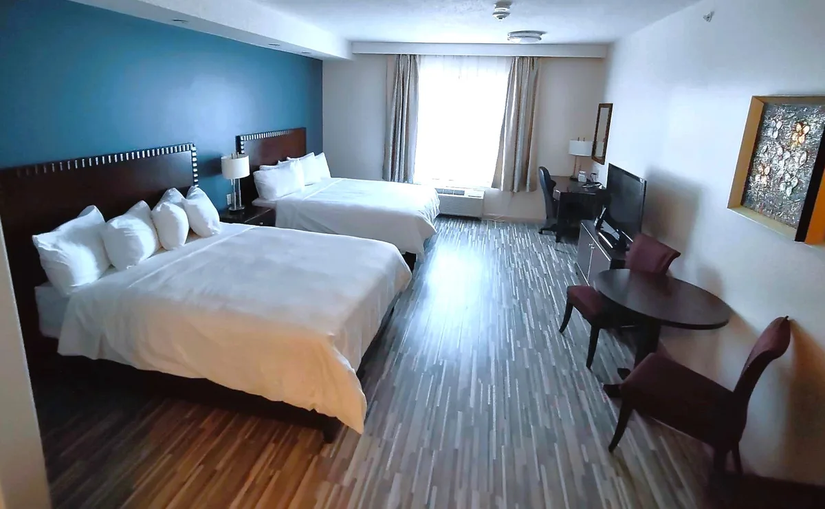 Days Inn & Suites by Wyndham Fort Saskatchewan
