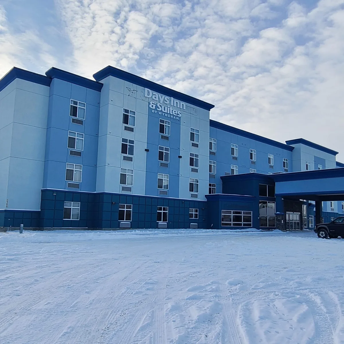 Days Inn & Suites by Wyndham Fort Saskatchewan — 4