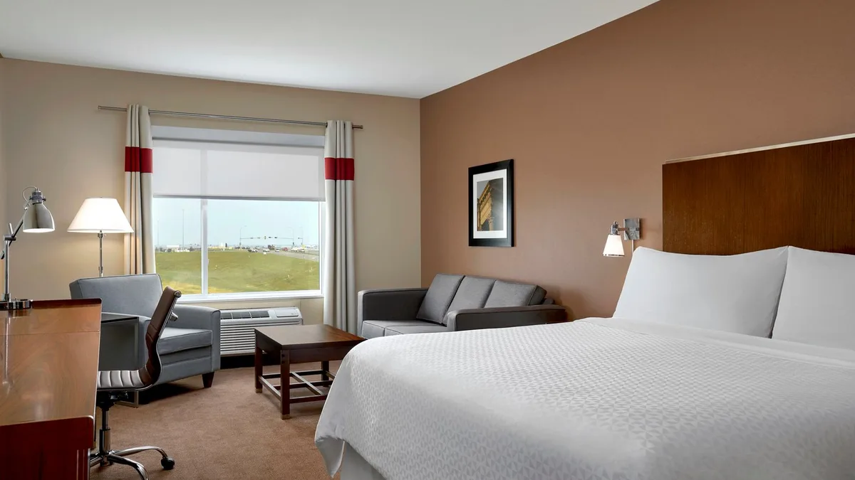 Four Points by Sheraton Sherwood Park — 4