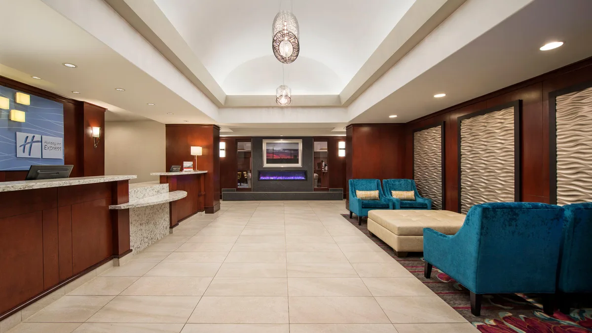 Holiday Inn Express & Suites Sherwood Park-Edmonton Area by IHG — 5