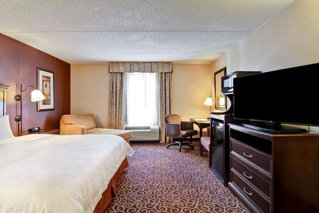 Hampton Inn Sudbury, Ontario — 2