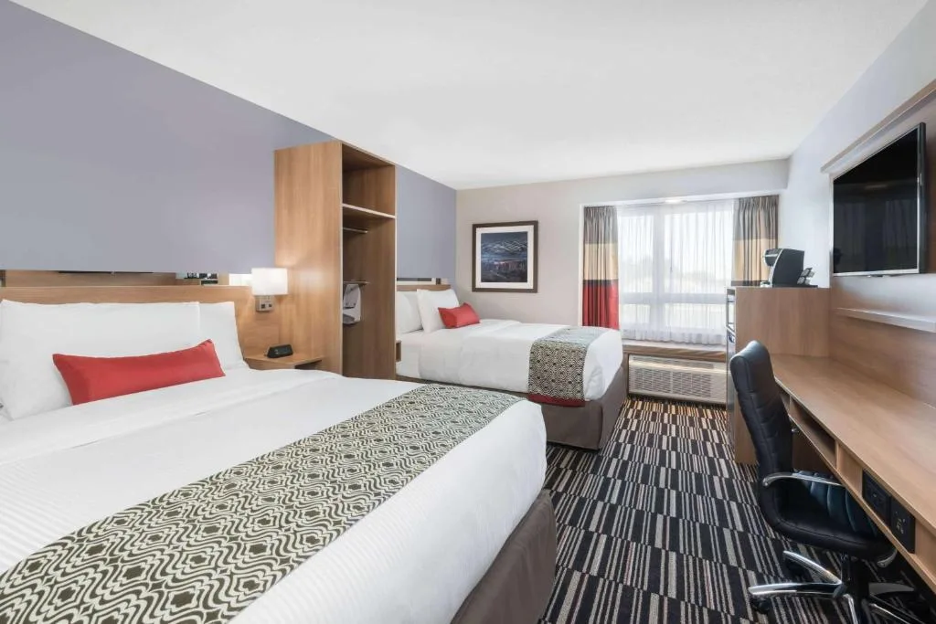 Microtel Inn & Suites by Wyndham Sudbury — 2