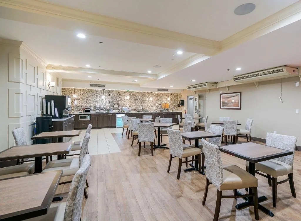 Best Western Peace Arch Inn — 5