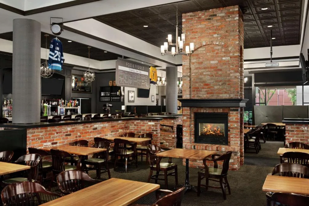 Hampton Inn & Suites by Hilton Langley-Surrey — 4