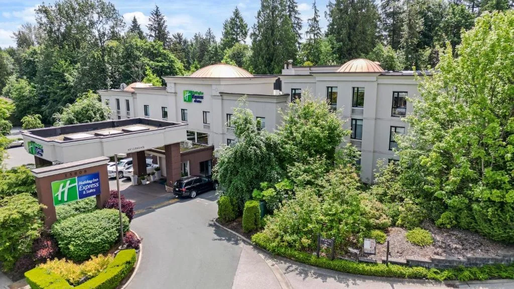 Holiday Inn Express and Suites Surrey by IHG
