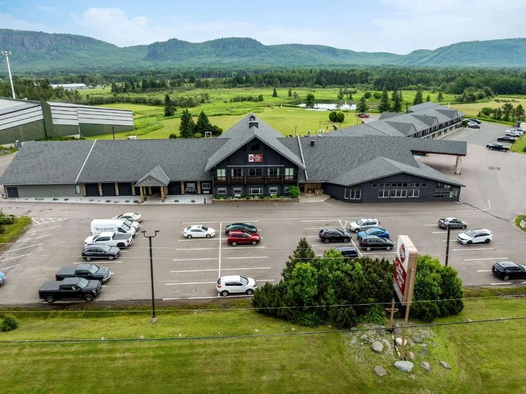 Best Western Plus NorWester Hotel & Conference Centre — 5