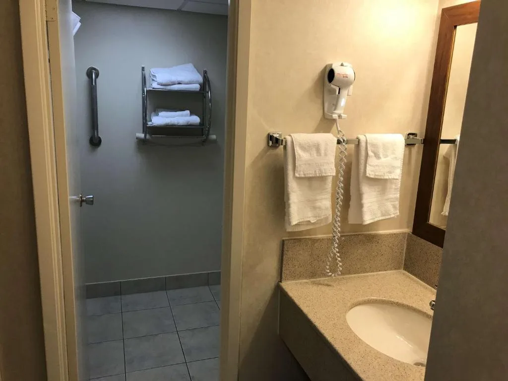 Best Western Thunder Bay Crossroads — 3
