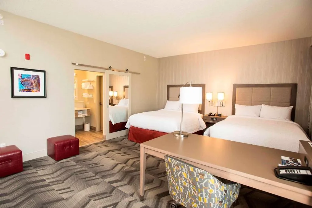 Hampton Inn & Suites by Hilton Thunder Bay — 2