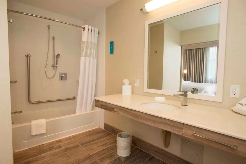Hampton Inn & Suites by Hilton Thunder Bay — 3
