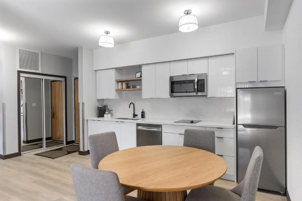 Lux Suites Extended Stay — 4