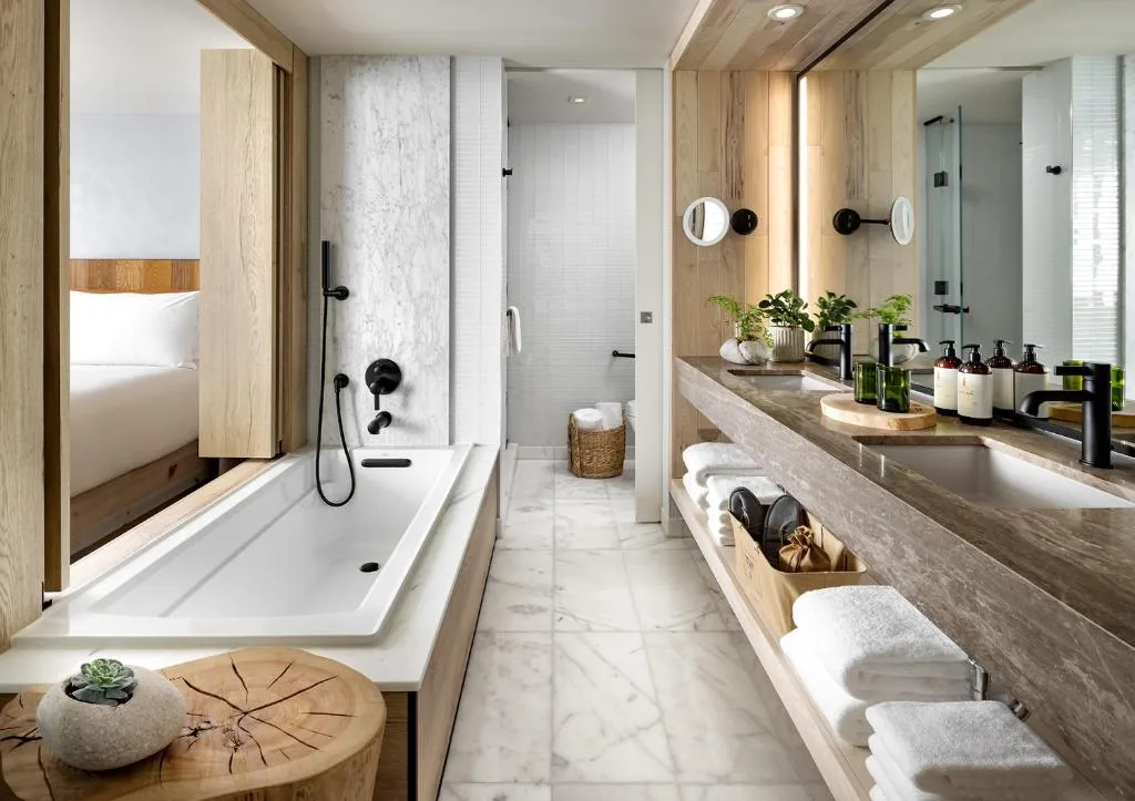 1 Hotel Toronto — 3