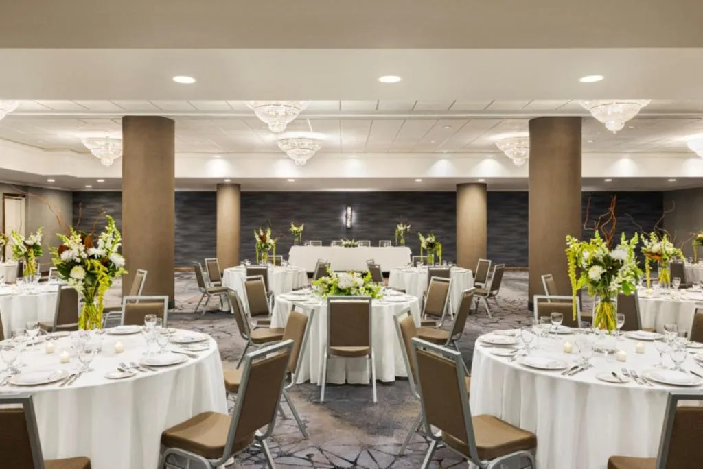 Crowne Plaza Toronto Airport by IHG — 5