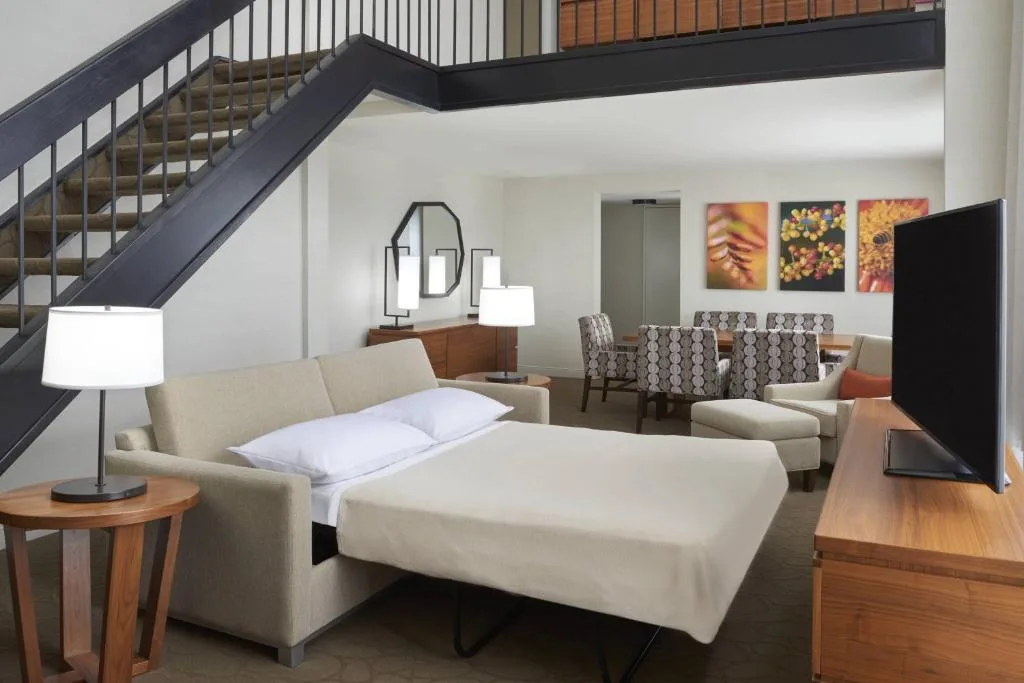 Delta Hotels by Marriott Toronto Airport & Conference Centre — 2