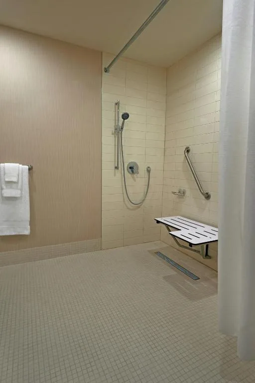 Delta Hotels by Marriott Toronto Airport & Conference Centre — 3