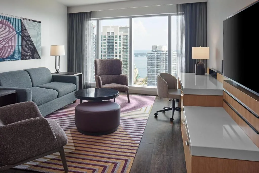 Delta Hotels by Marriott Toronto — 3