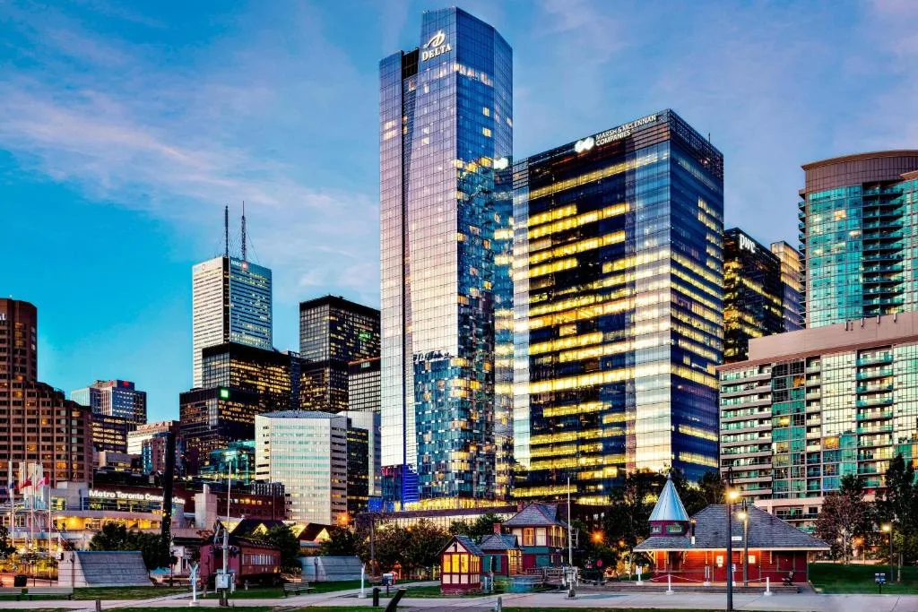 Delta Hotels by Marriott Toronto — 4