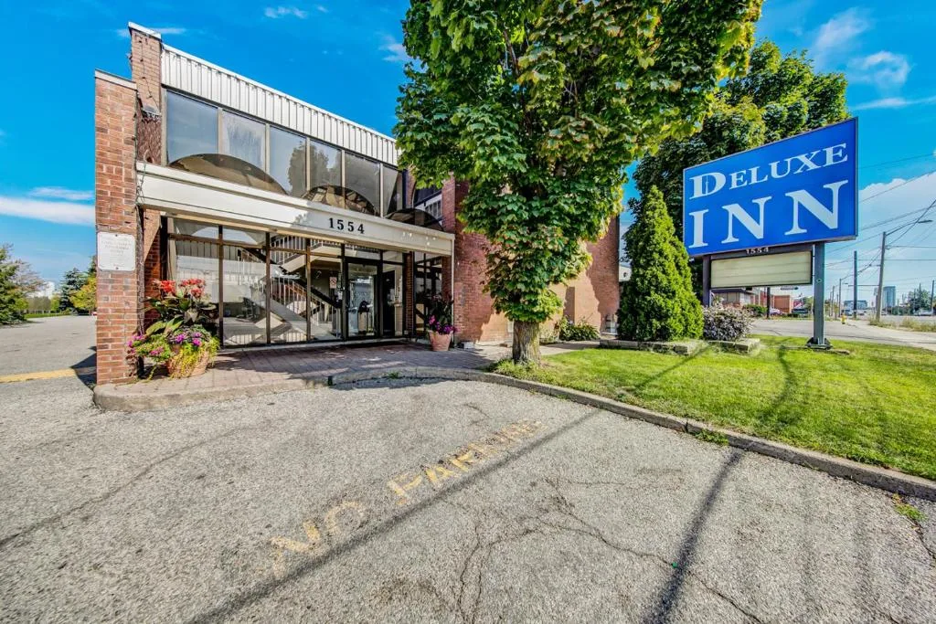Deluxe Inn