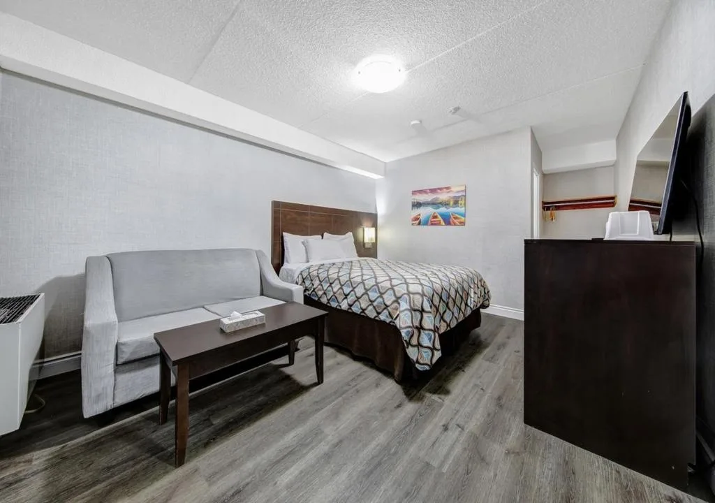 Deluxe Inn — 5