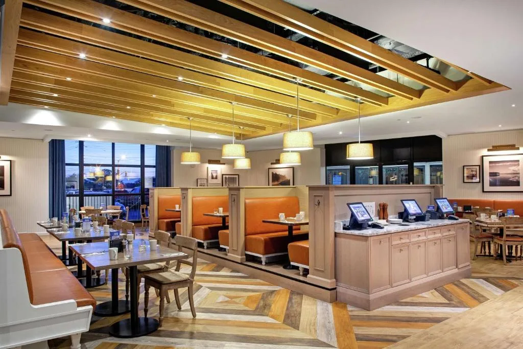 Doubletree by Hilton Toronto Airport, ON — 5