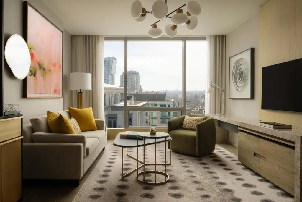 Four Seasons Hotel Toronto — 5