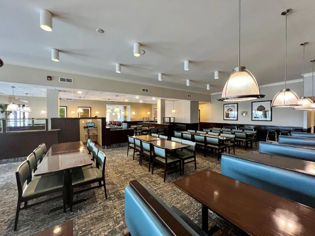 Holiday Inn Toronto Airport East by IHG — 5
