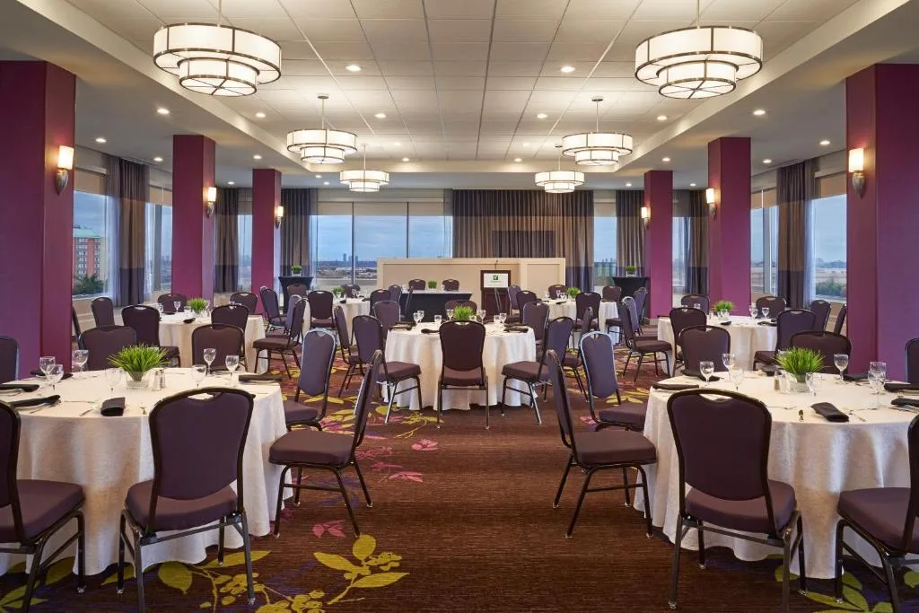 Holiday Inn Toronto International Airport by IHG — 4
