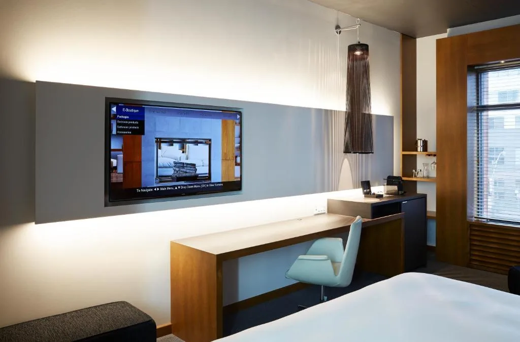 Le Germain Hotel Toronto — 2