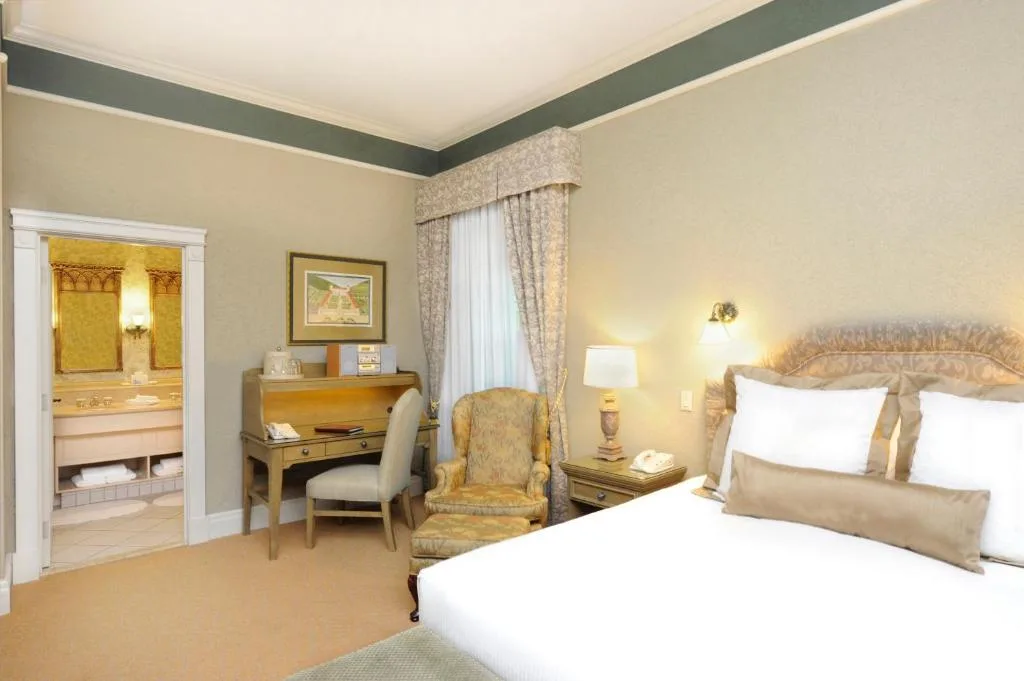 Old Mill Toronto Hotel — 2