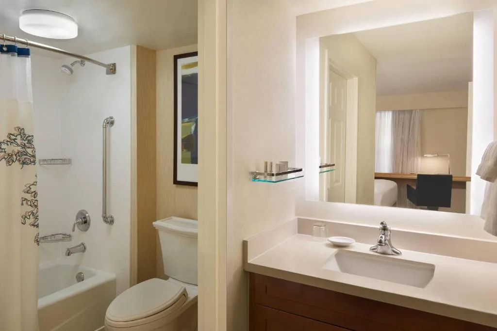 Residence Inn by Marriott Toronto Airport — 3