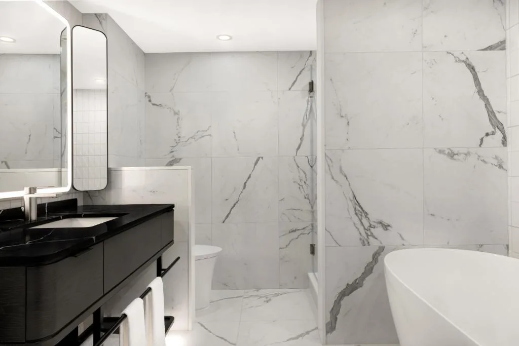 Revery Toronto Downtown, Curio Collection by Hilton — 3