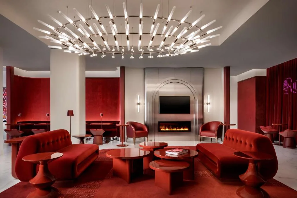 Revery Toronto Downtown, Curio Collection by Hilton — 5