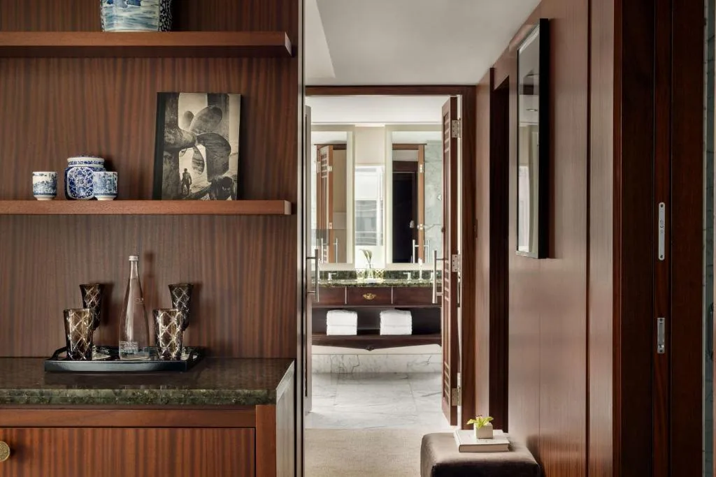 Shangri-La Toronto — 3