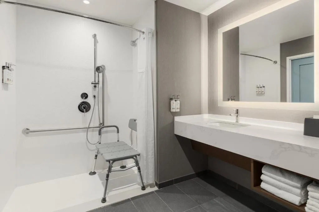 Staybridge Suites Toronto Airport East by IHG — 3