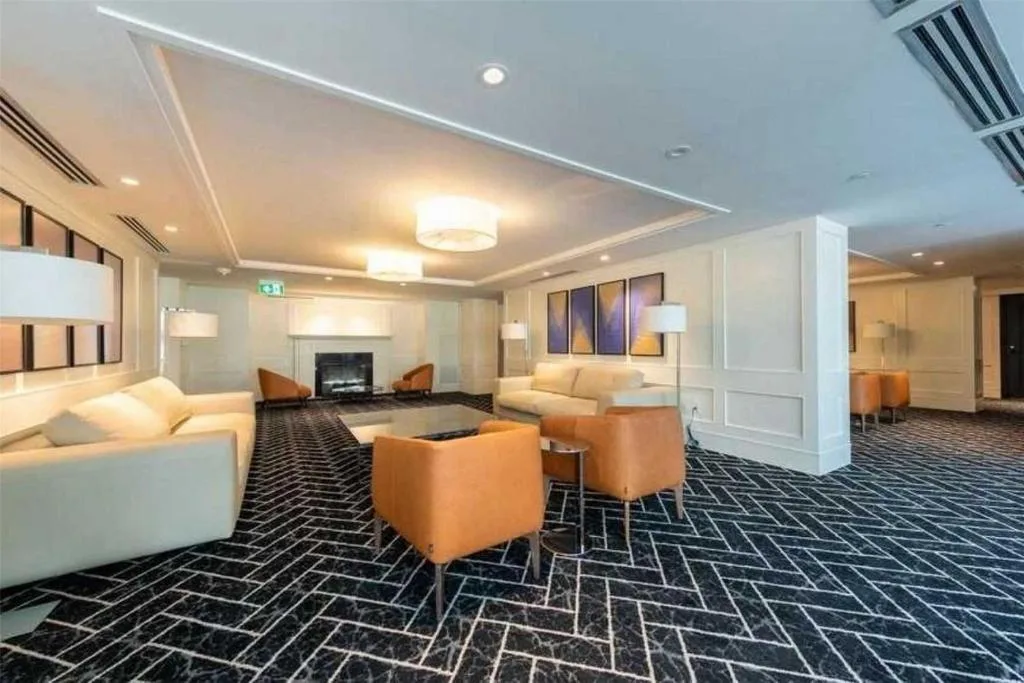 Stylish Downtown Toronto Residential Hotel — 5