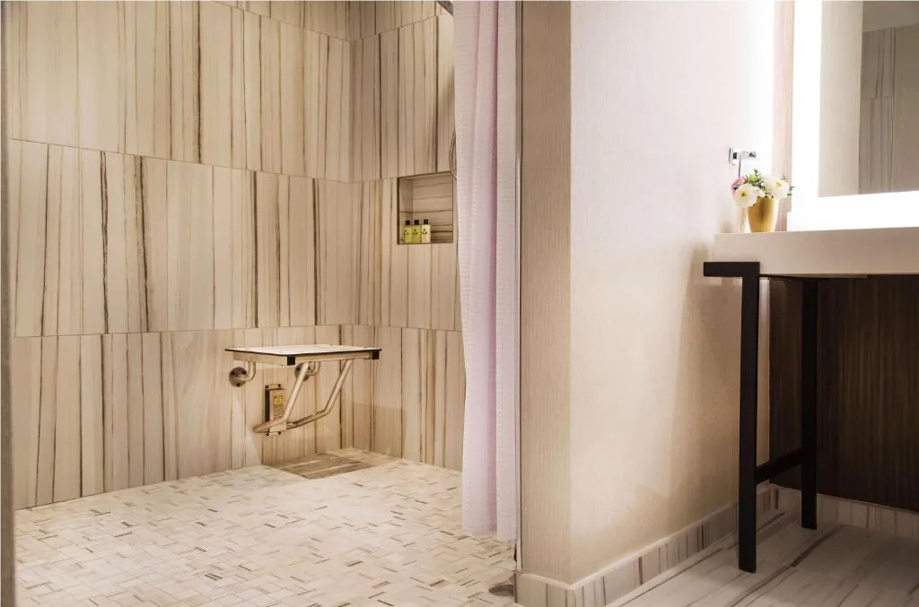 The Yorkville Royal Sonesta Hotel Toronto — 3