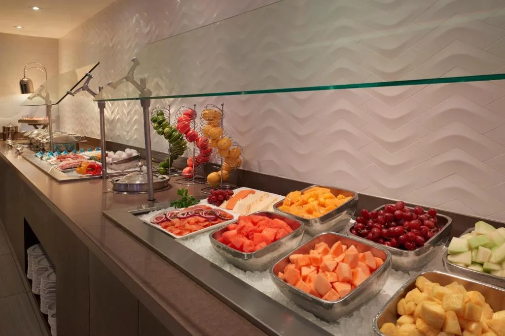 Toronto Airport Marriott Hotel — 5