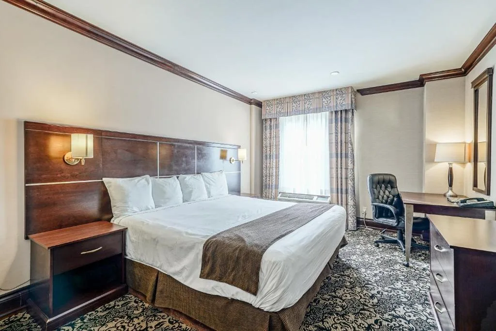 Woodbine Hotel & Suites — 2